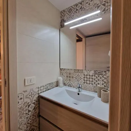 Regina In Porta Romana 2 - Sky Tv, Wifi E Breakfast Box Apartmán Milán