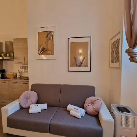 Regina In Porta Romana 2 - Sky Tv, Wifi E Breakfast Box Milán