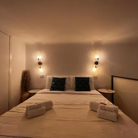 Regina In Porta Romana 2 - Sky Tv, Wifi E Breakfast Box Apartamento *