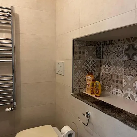 Regina In Porta Romana 2 - Sky Tv, Wifi E Breakfast Box * Milan